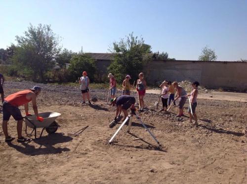 Hilfsprojekt Caramidari September 2015 Kinder Fußballplatz 4