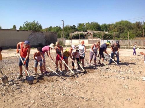 Hilfsprojekt Caramidari September 2015 Kinder Fußballplatz 5